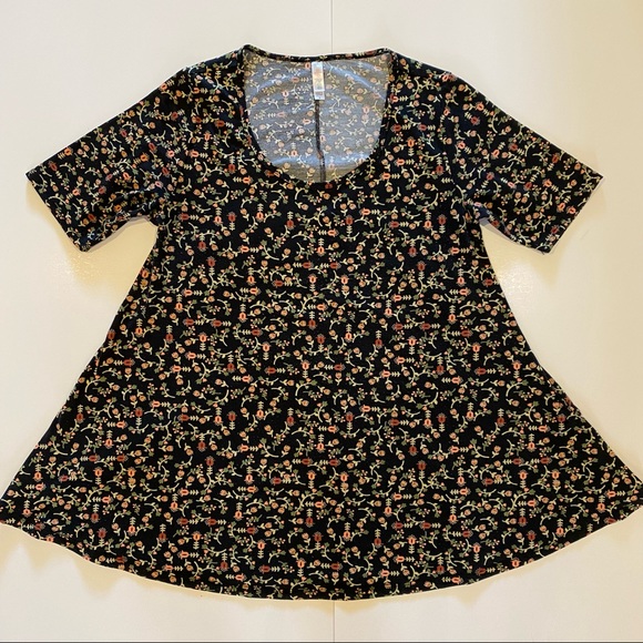 Cute! LULAROE Black w Rust Copper Rose Pink Floral Print Slit Sides Shirt Sz MED - Picture 7 of 7